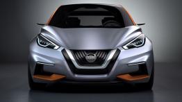 Nissan Sway Concept (2015) - przód - reflektory włączone