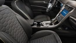 Ford Vignale Mondeo Kombi (2015) - widok ogólny wnętrza z przodu