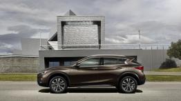 Infiniti QX30 (2016) - lewy bok