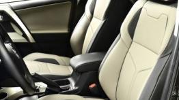 Toyota RAV4 IV Premium (2013) - widok ogólny wnętrza z przodu