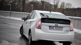 Toyota Prius IV Hatchback Facelifting  KM - galeria redakcyjna - widok z tyłu