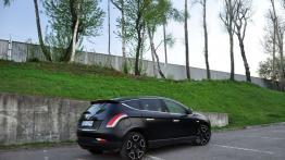 Lancia Delta III Hatchback 1.9 Twinturbo MultiJet 190KM - galeria redakcyjna - widok z tyłu