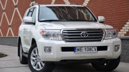 Toyota Land Cruiser V8 Terenowy Facelifting 4.6 VVT-i 318KM - galeria redakcyjna - widok z przodu