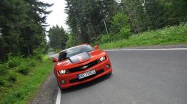 Chevrolet Camaro V Coupe 6.2L V8 405KM - galeria redakcyjna - widok z przodu