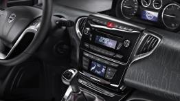 Lancia Ypsilon Elefantino (2013) - konsola środkowa