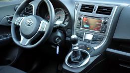 Toyota Verso-S - galeria redakcyjna - kokpit