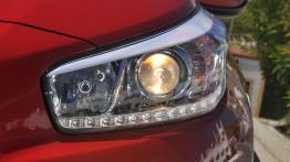 Kia ceed II - galeria redakcyjna - lewy przedni reflektor - włączony