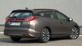 Honda Civic IX Tourer 1.8 i-VTEC - galeria redakcyjna - widok z tyłu