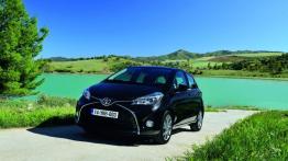 Toyota Yaris III Facelifting (2014) - widok z przodu