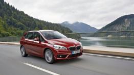 BMW 218d Active Tourer (2014) - widok z przodu