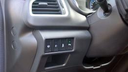 Suzuki SX4 S-cross 1.6 VVT 120KM - galeria redakcyjna - panel sterowania pod kierownicą