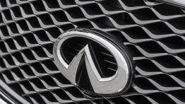 Infiniti QX80 Facelifting (2015) - logo
