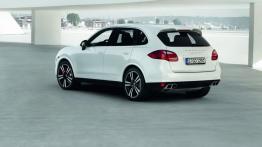 Porsche Cayenne III Turbo S - widok z tyłu