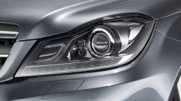 Mercedes C 300 CDI 4MATIC W204 kombi Facelifting - lewy przedni reflektor - wyłączony