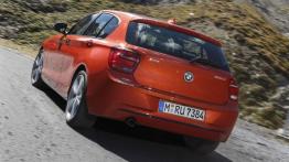 BMW 120d xDrive - widok z tyłu