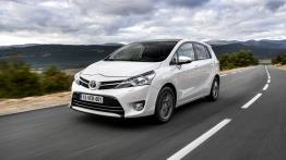 Toyota Verso Facelifting - widok z przodu