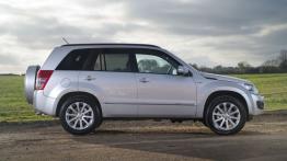 Suzuki Grand Vitara II Facelifting - prawy bok