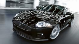 Jaguar XKR-S - widok z przodu