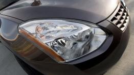 Nissan Rogue - widok z przodu