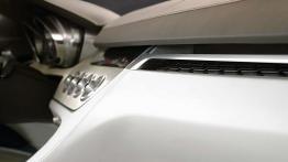 BMW CS - inny element panelu przedniego