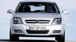 Opel Vectra GTS - widok z przodu