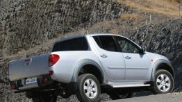Mitsubishi L200 IV - prawy bok