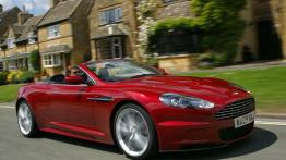 Aston Martin DBS Volante - widok z przodu
