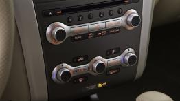 Nissan Murano 2011 - konsola środkowa