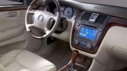 Cadillac DTS - kokpit