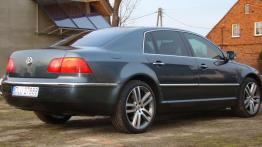 Volkswagen Phaeton  Sedan - galeria społeczności - prawy bok