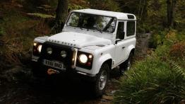 Land Rover Defender 2012 - widok z przodu