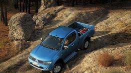 Mitsubishi L200 Facelifting - widok z góry