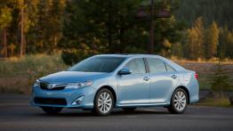 Toyota Camry Hybrid 2012 - widok z przodu