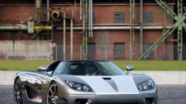 Koenigsegg CCR Edo Competition - przód - reflektory wyłączone