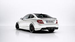 Mercedes C63 AMG Coupe 2012 - tył - reflektory wyłączone