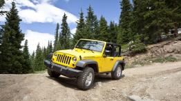 Jeep Wrangler 2011 - wersja 3-drzwiowa - widok z przodu