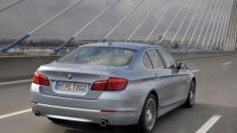 BMW serii 5 ActiveHybrid - widok z tyłu