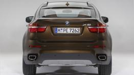 BMW X6 Facelifting - tył - reflektory wyłączone