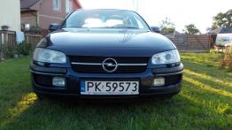 Opel Omega B Sedan - galeria społeczności - przód - reflektory wyłączone