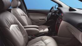 Citroen C5 Sedan 2001 - widok ogólny wnętrza z przodu