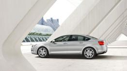 Citroen C5 Sedan 2007 - lewy bok