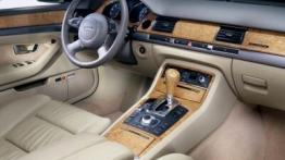 Audi A8 2002 - kokpit