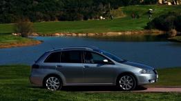 Fiat Croma 2005 - prawy bok