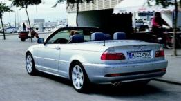 BMW Seria 3 Cabrio - widok z tyłu
