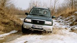 Suzuki Grand Vitara 2.0 - widok z przodu