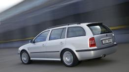 Skoda Ovtavia I Kombi RS - widok z tyłu