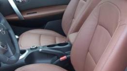 Nissan Qashqai - widok ogólny wnętrza z przodu