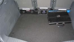 Ford Focus C-MAX 1.8 Ambiente - galeria redakcyjna - bagażnik