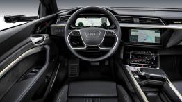 Audi e-tron, czyli pierwszy w pełni elektryczny model z czterema pierścieniami na grillu