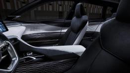 Infiniti zmienia stylistykę